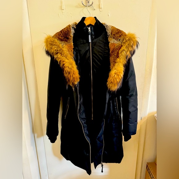 TRISH Powder Touch down coat with natural fur signature Mackage Collar - Picture 15 of 16